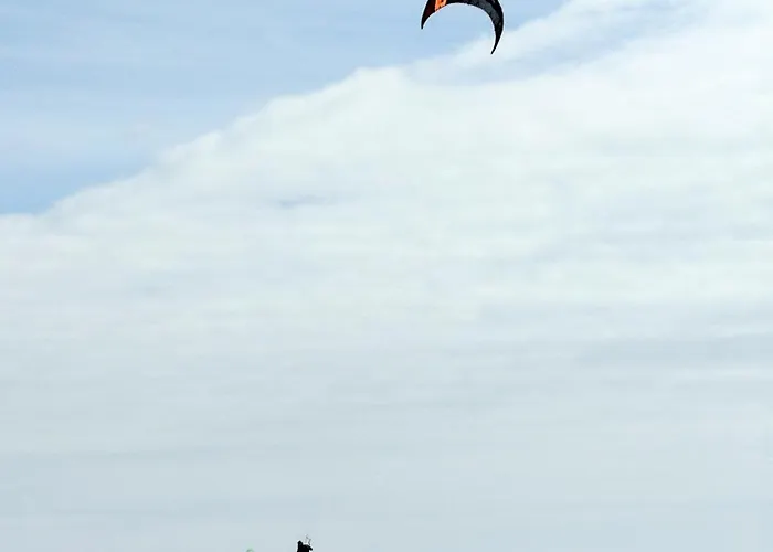 Family House 190 M2 - 3 Bedrooms, 2 Bathrooms *